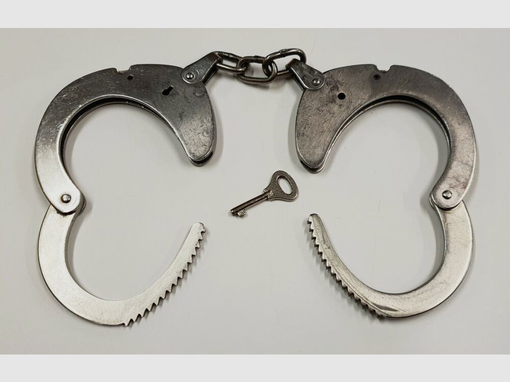 CLEJUSO Clemen & Jung e.K. Handcuff CLEJUSO No. 12 R, stainless steel handcuff, made in Germany, used