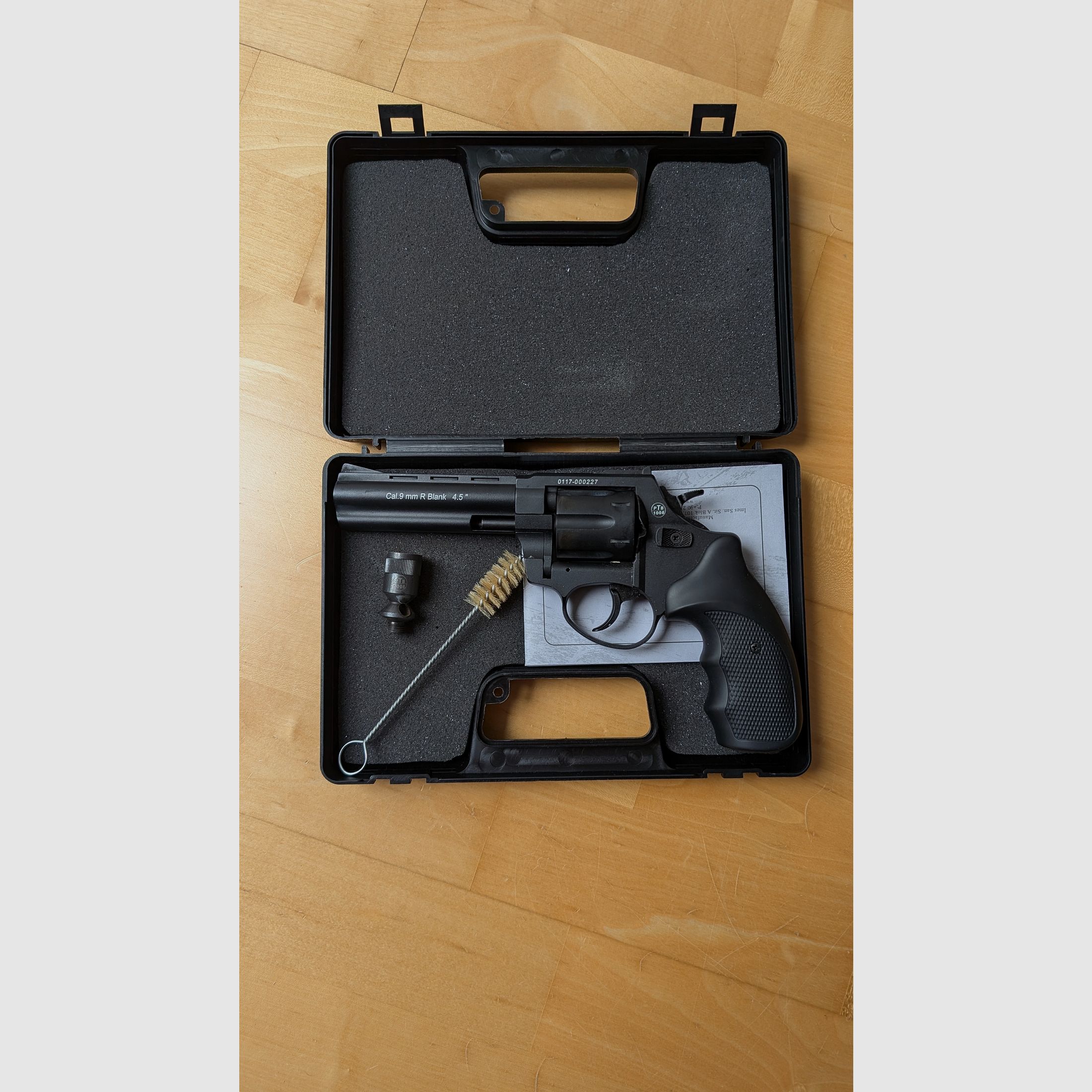 Zoraki R1 4,5" Schreckschuss Revolver mit Abschussbecher