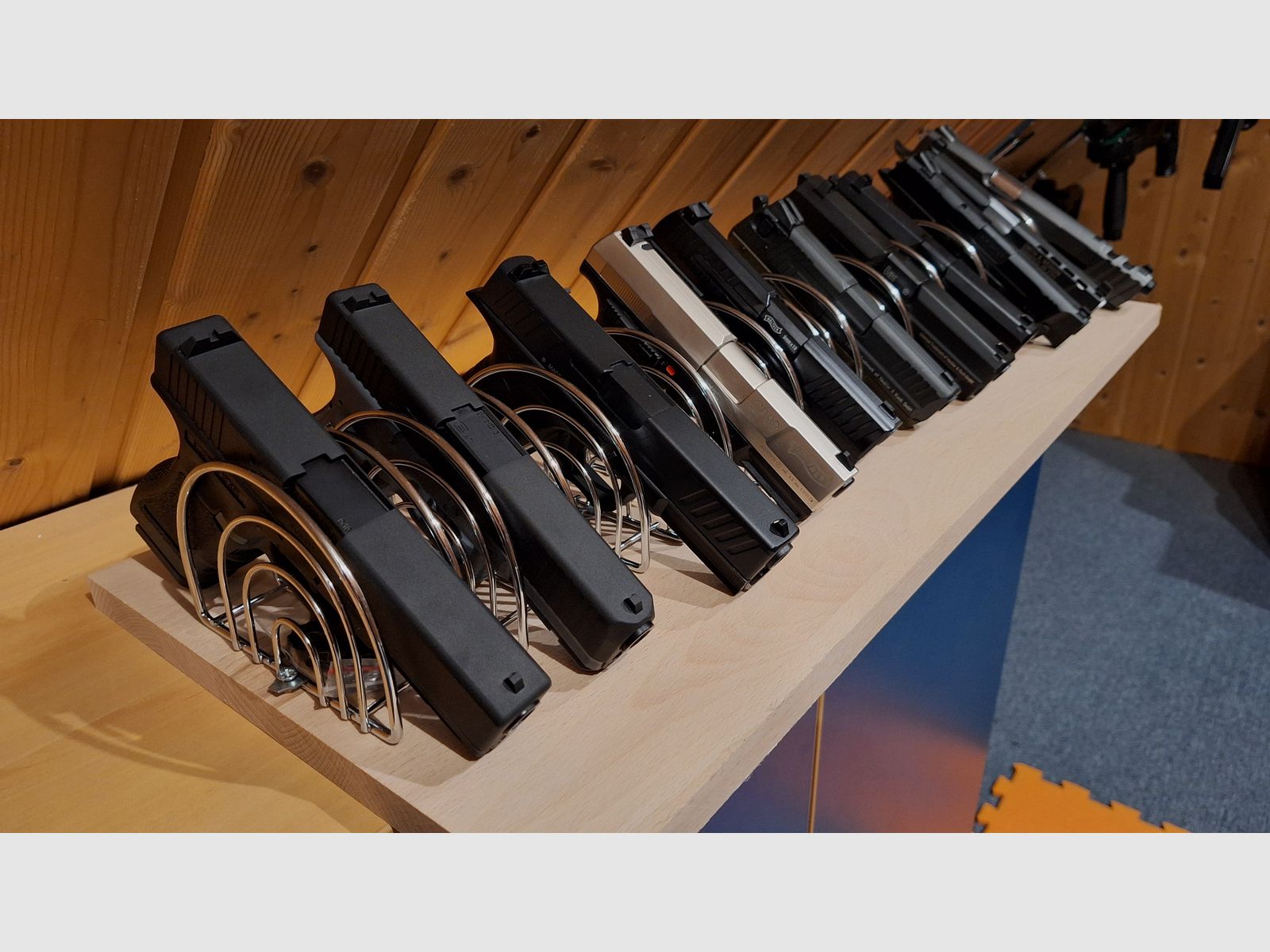 Soporte/estante para pistolas para hasta 11 pistolas