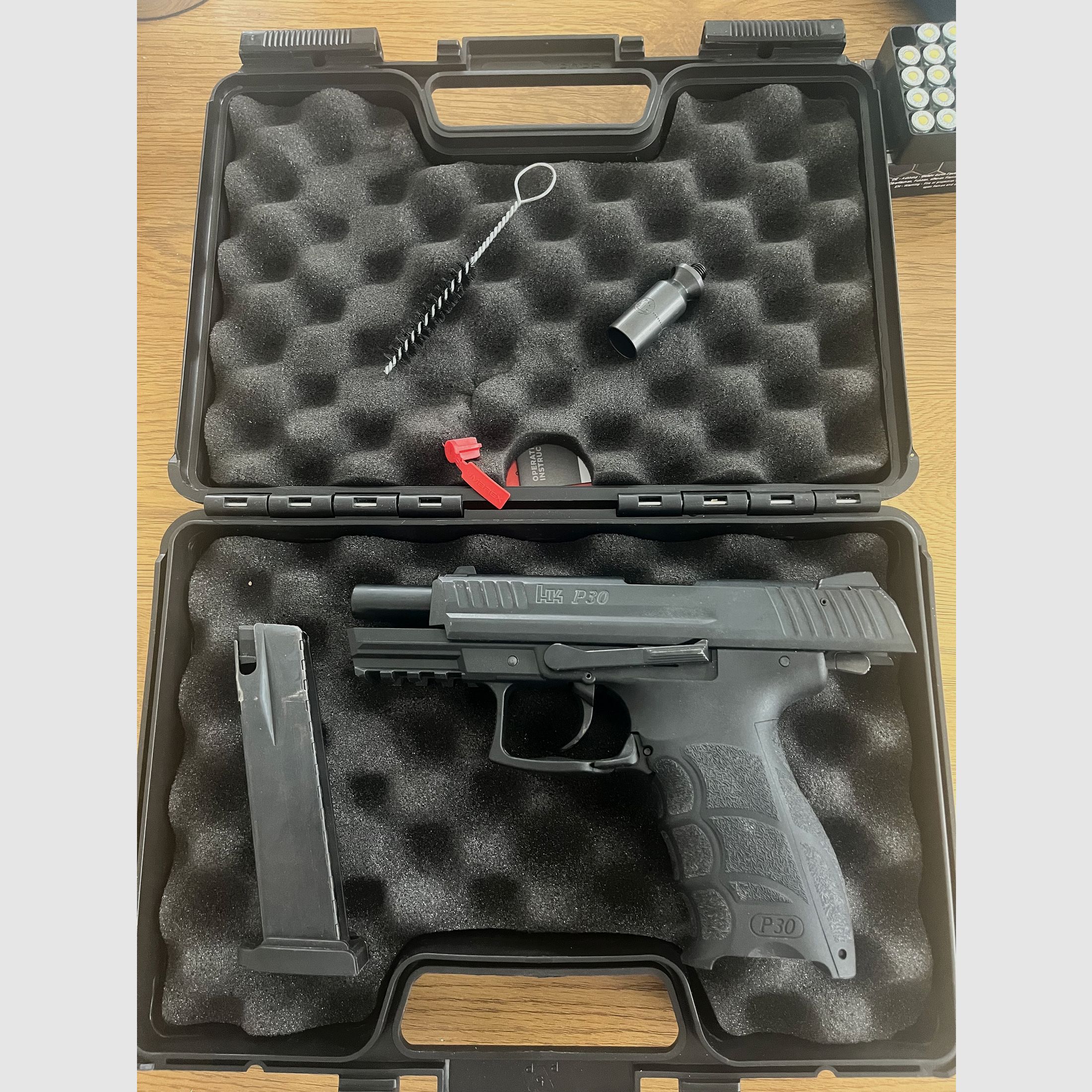 Heckler & Koch P30 PTB incluant la mallette + 49 cartouches à blanc