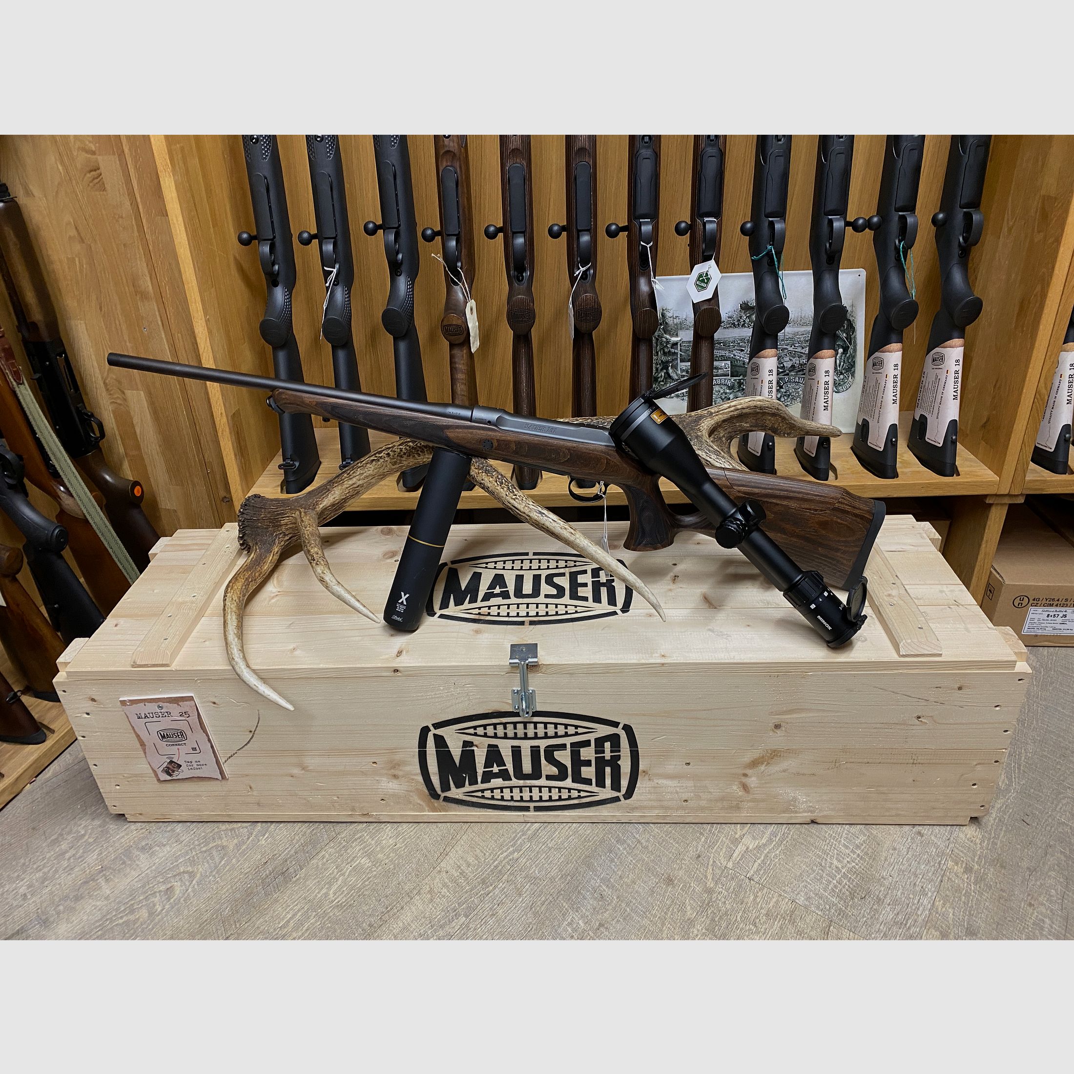 Sauer 101 GTI, mit Minox Allrounder 3-15x56, mit Schiene