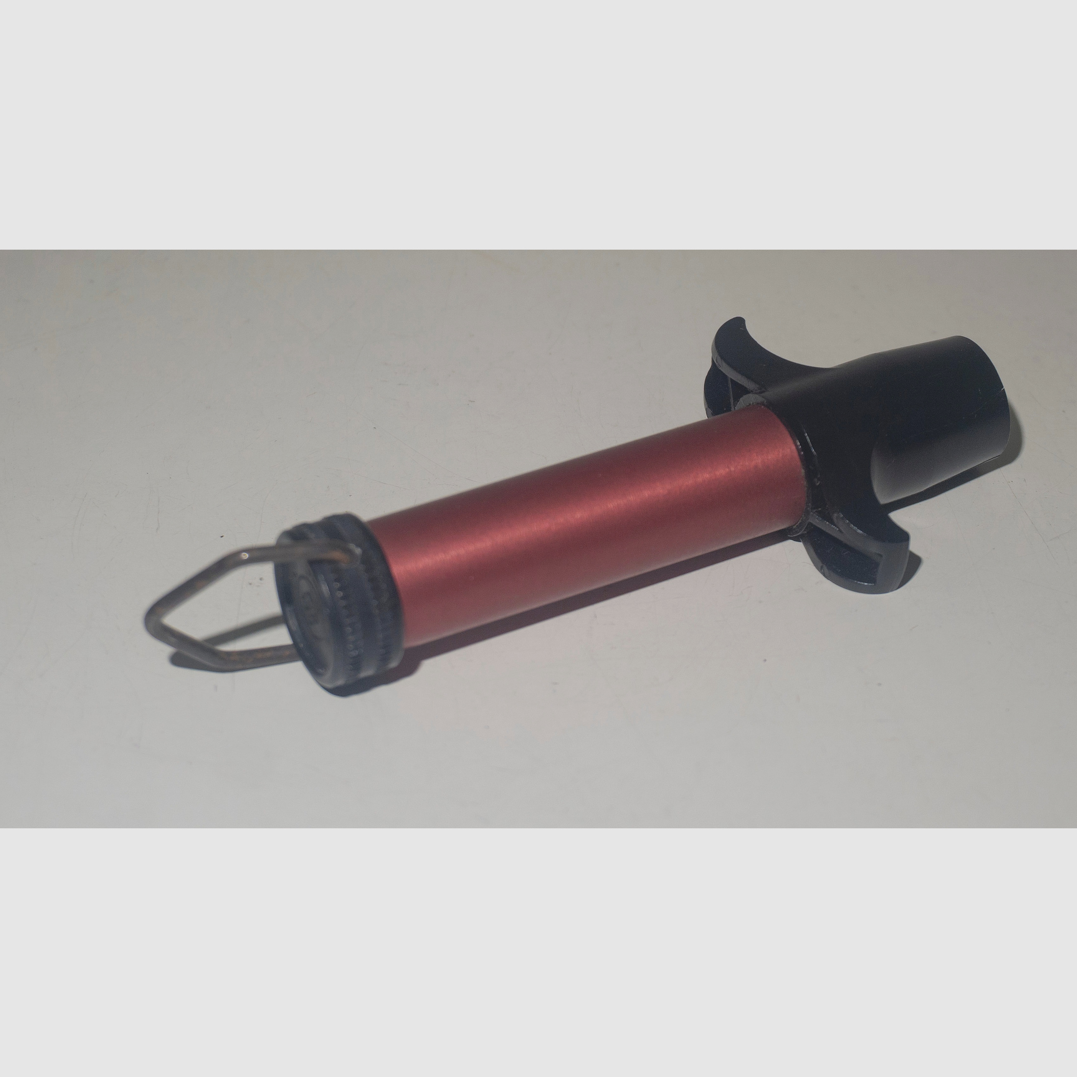 Compact signal device / emergency signal pen for 15mm signal ammunition – Red/Black