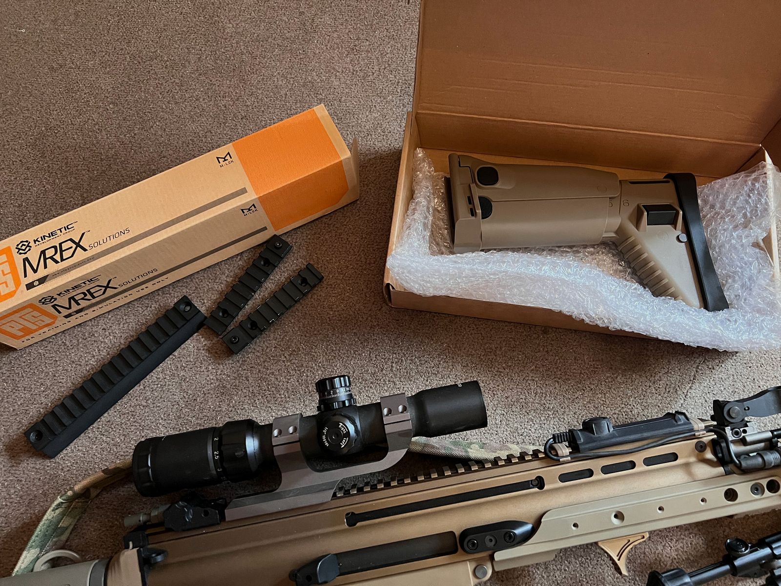 WE Scar H MK 17 en Desert Tan con mucho accesorio GBB Open Bolt 6mm BB Airsoft