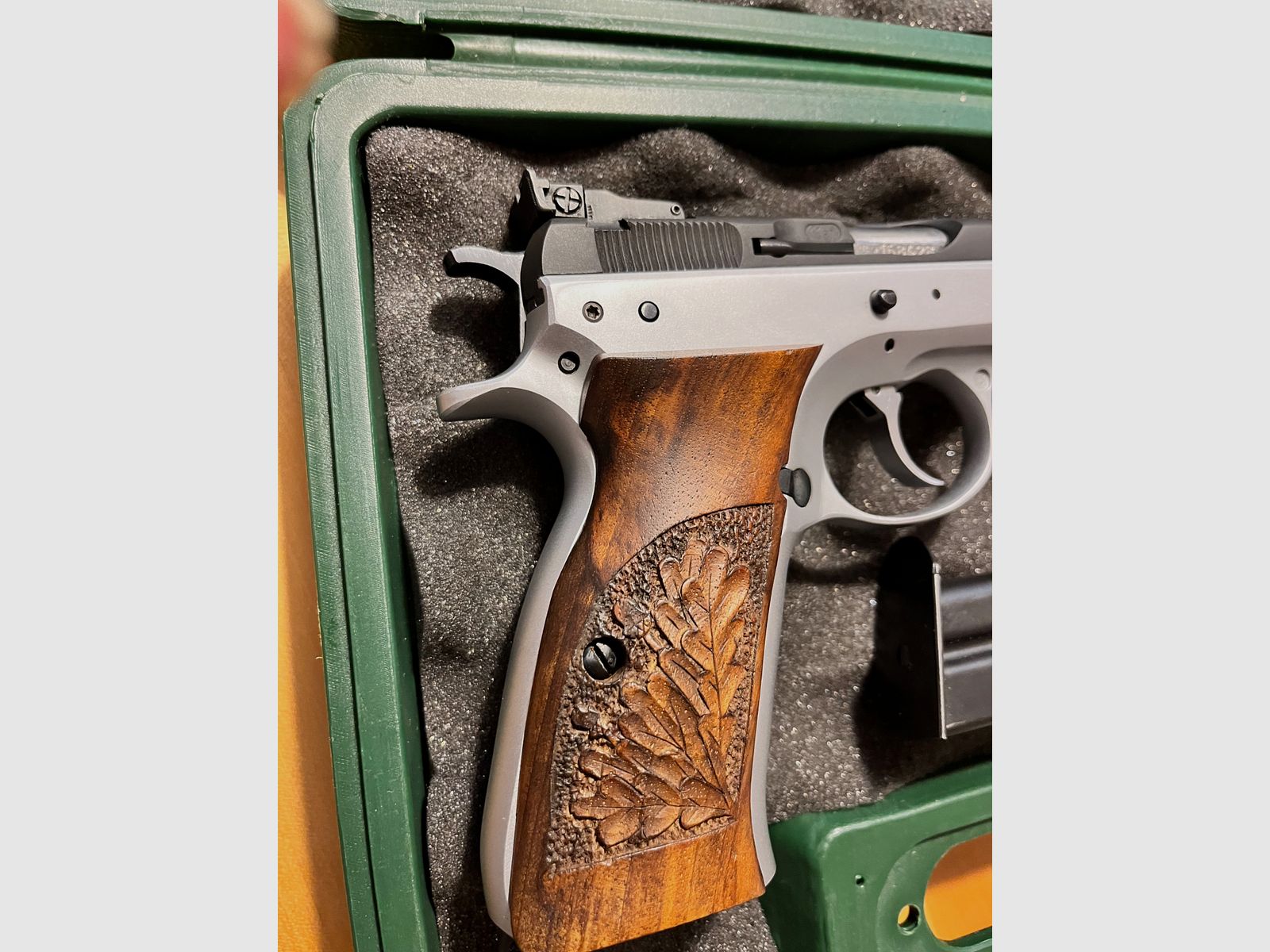 Brünner M75 Kaliber 9 x 19mm PARA halbautomatische  Selbstladepistole, Bild 4 von 4