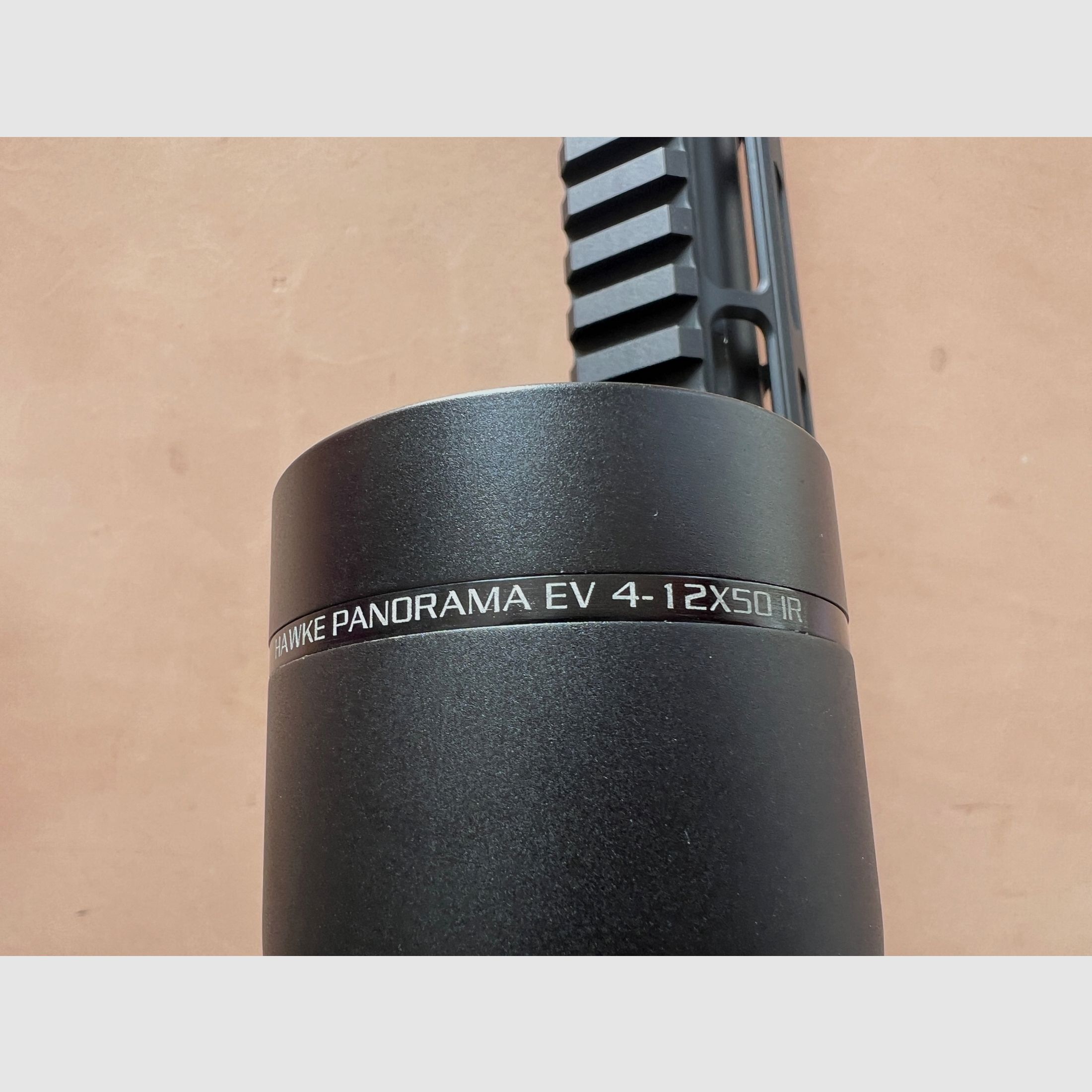Hera Arms AR15 mit Glas und Zubehör
