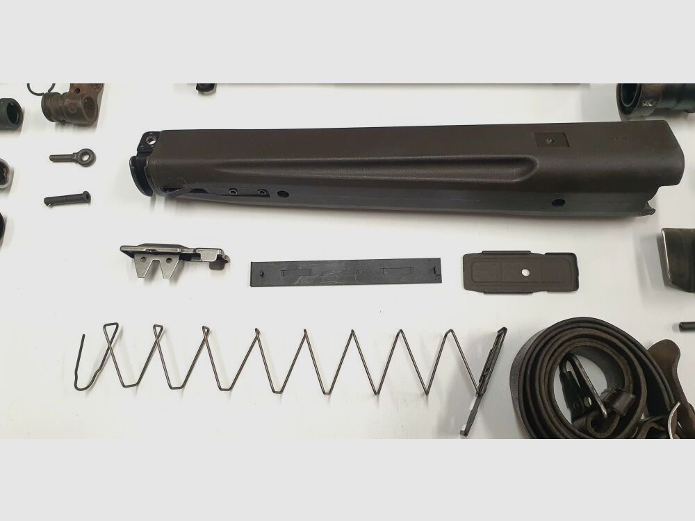 H&K Heckler and Koch GmbH Oberndorf Free parts kit original HK G3 NATO Heckler & Koch including trapezoidal front stock olive green