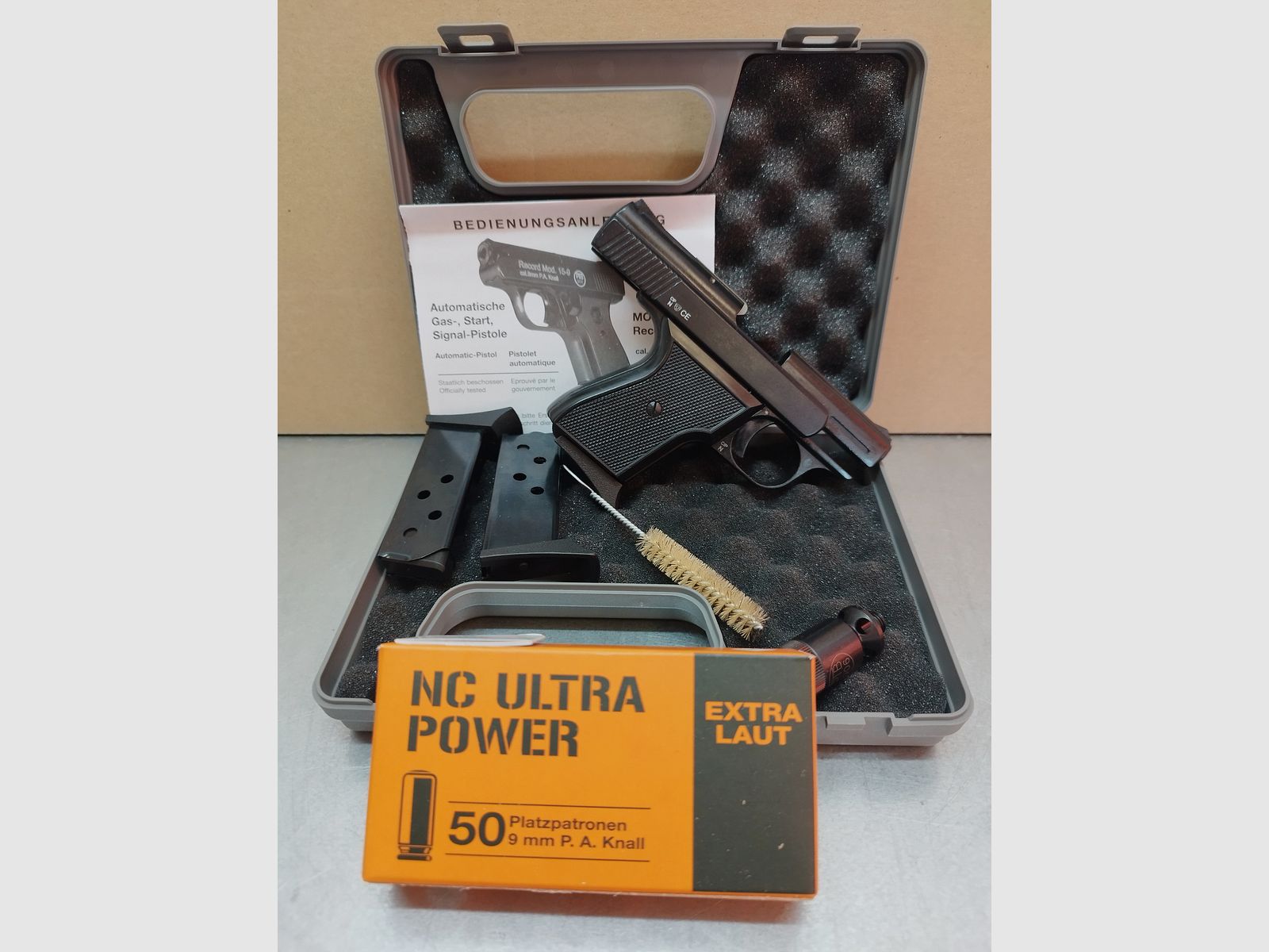 Record Mod. 15-9 Schreckschuss Pistole 9mm brüniert Silvester Set !!Neuware!!