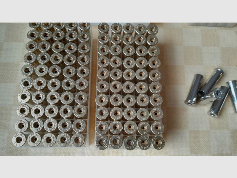 550 Hülsen .357 Mag teilweise mit Zündhütchen