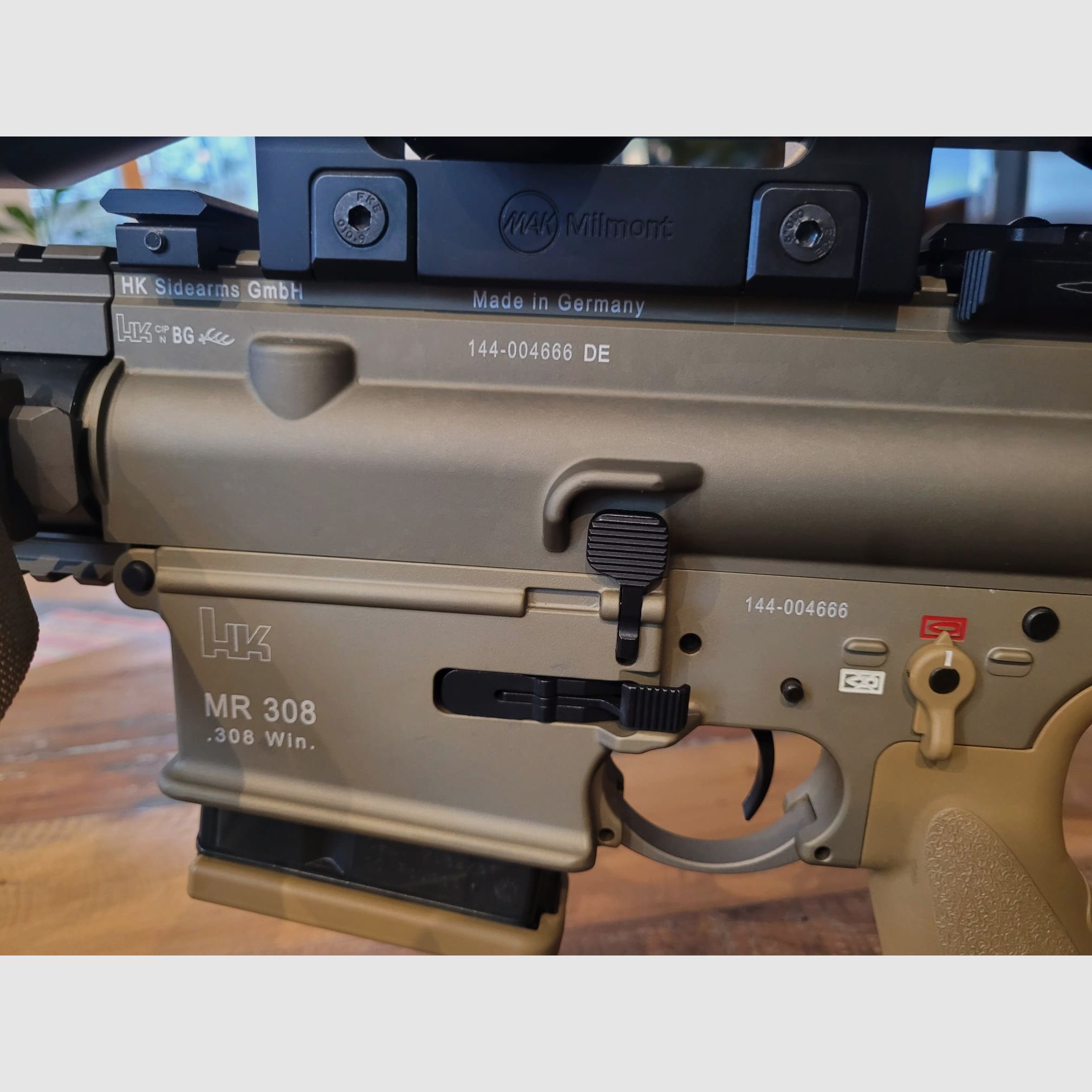 H&K .308 carabine semi-automatique Mod. MR308A3 (RAL8000) 20 avec accessoires G28 10 coups magasin et Schmidt & Bender 3-20x50 PMII Ultra Court & divers accessoires