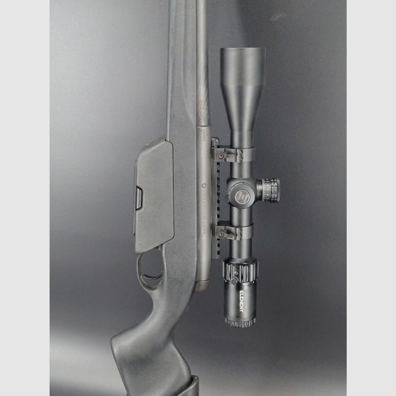 Steyr SSG 04 BJ 2023 calibre .300 Win Mag avec Harris Leupold Element SSG 04