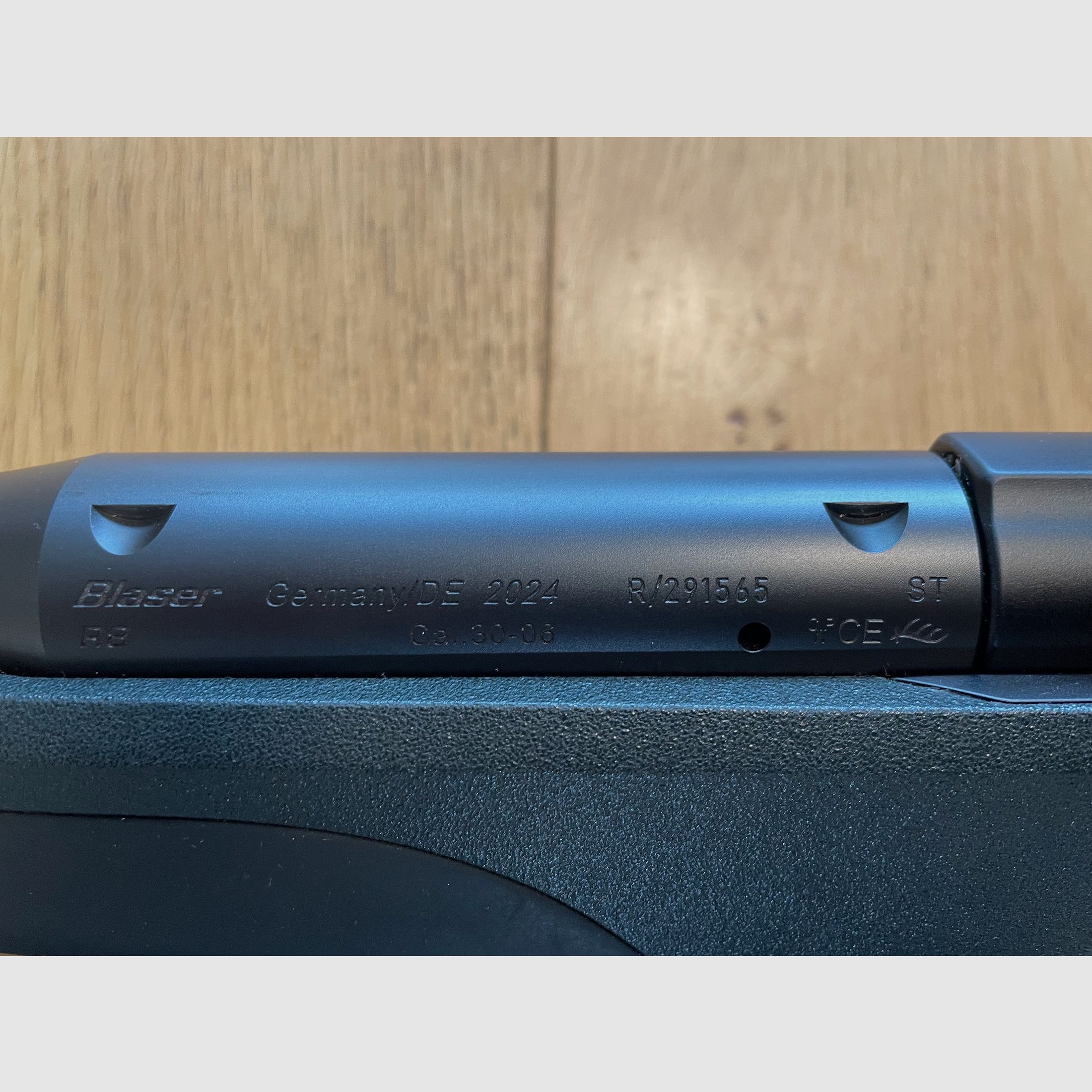 Blaser R8 Professional Kal. 30-06 SPRG / Svemko Schalldämpfer Titan / Blaser Riemen / 100 Schuss