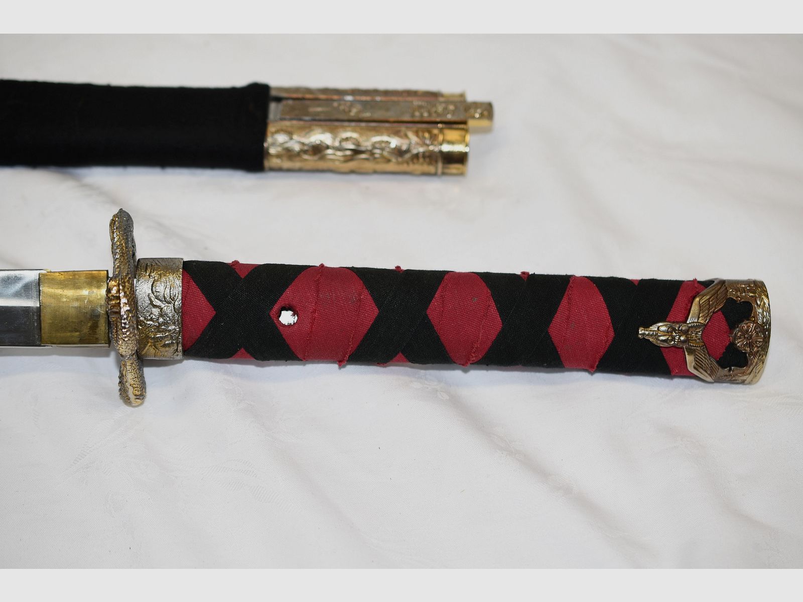 Japans zwaard, Samurai, Katana, Wakizashi, met Menuki op de greep