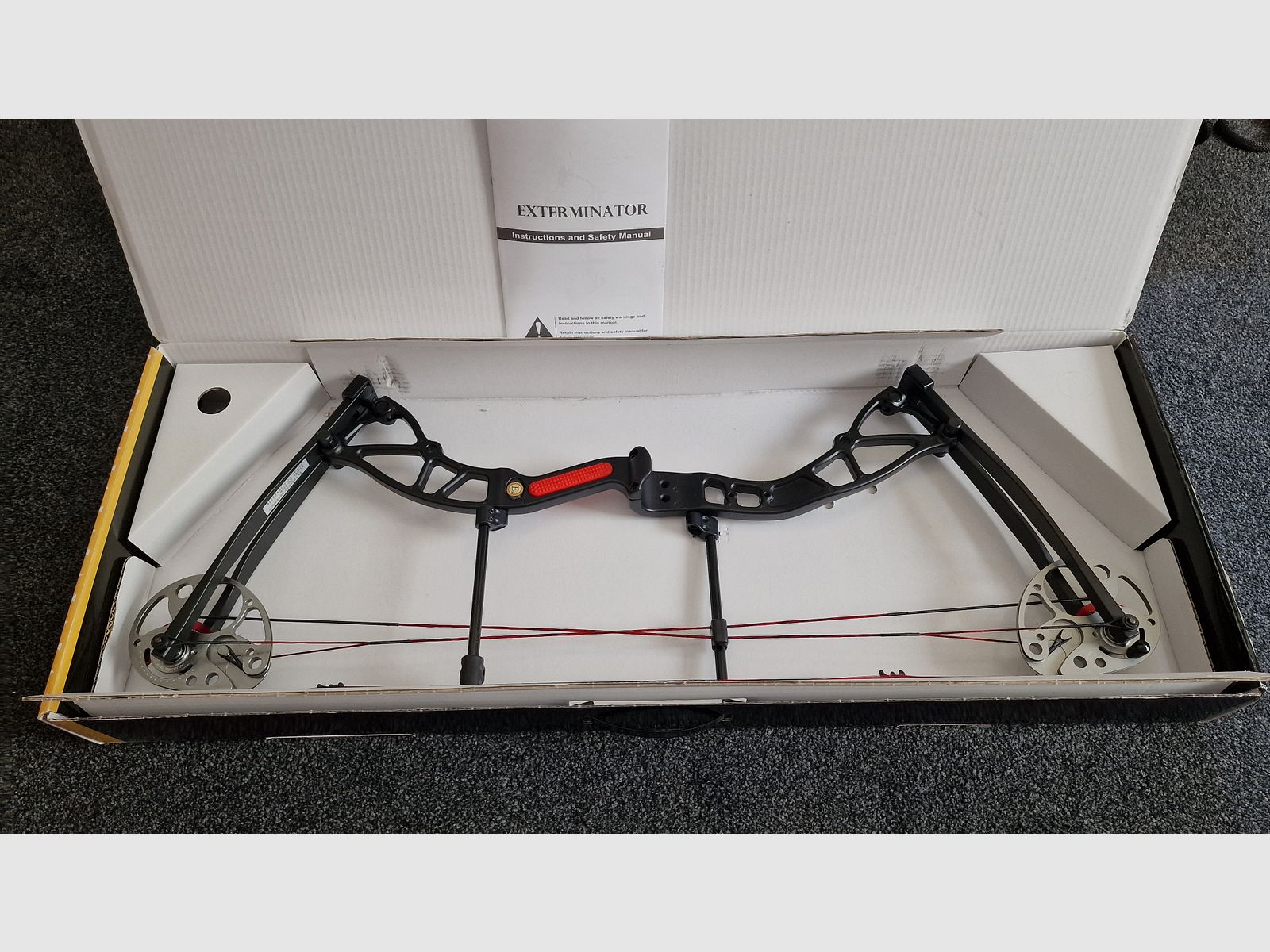 EK Archery Exterminator 15-70 lbs Compoundbogen inkl. Versand