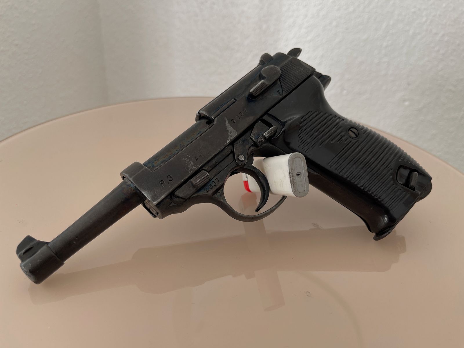 P38 decoration weapon