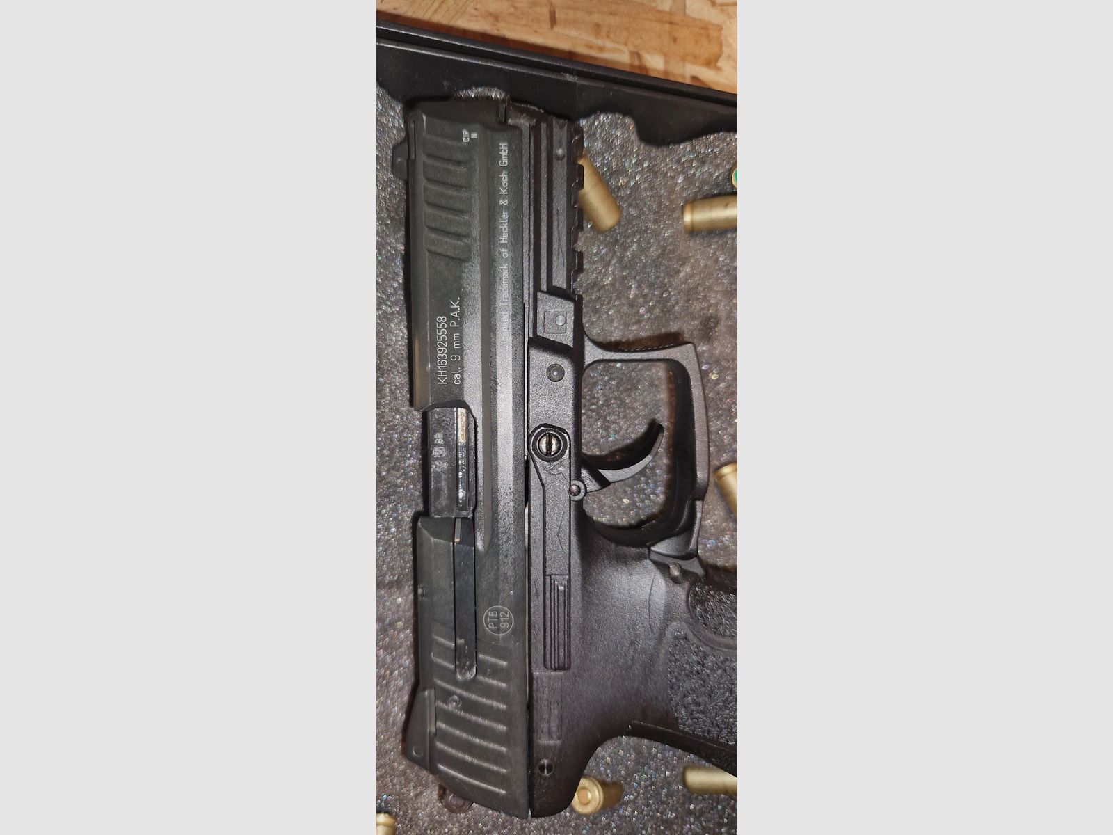 HECKLER KOCH HK P30 / NERO / con accessori / cal. 9mm P.A.K. / PTB 912 / PISTOLA A GAS DA ALLERTA SILVESTRE AUTODIFESA COLLEZIONE -----> leggi la descrizione <------