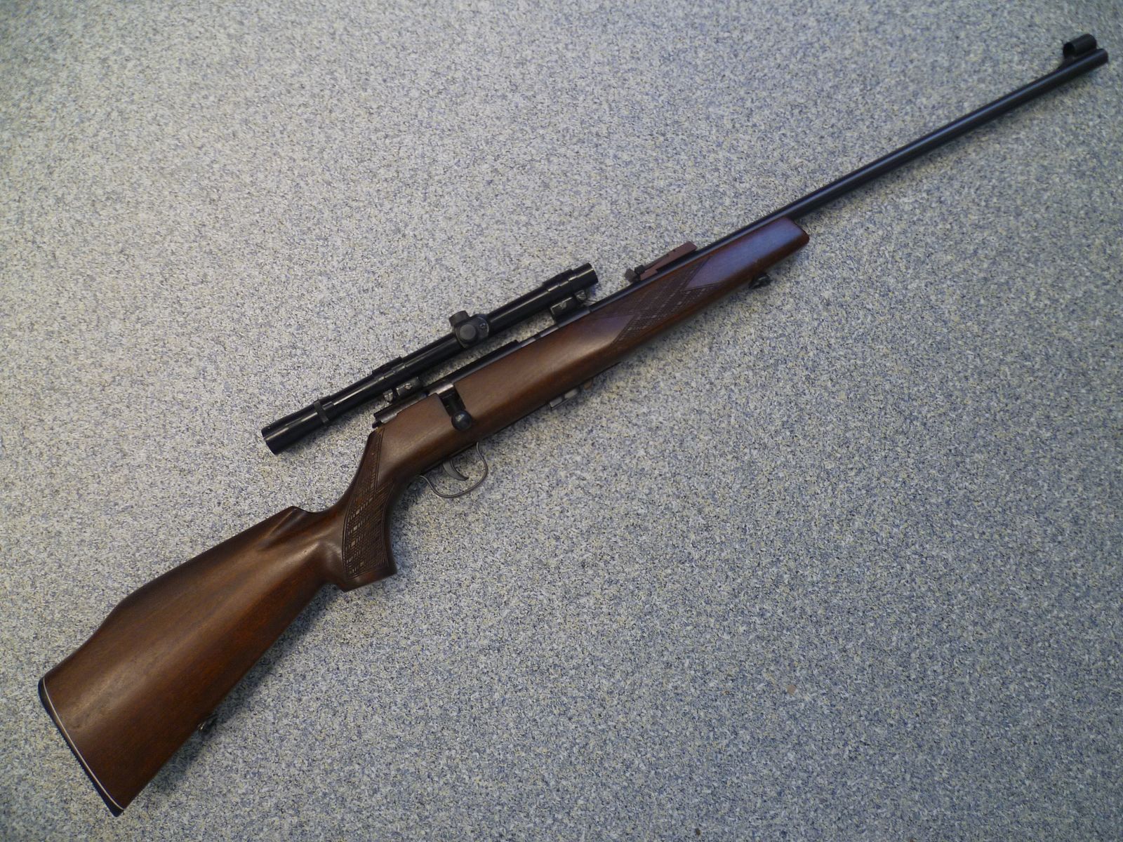 Repetierbüchse Voere .22 lr