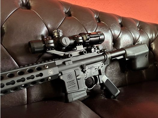 Troy Industries Carbine .223 Rem. incl. AR .300 BLK optic – minder dan 50 schoten!