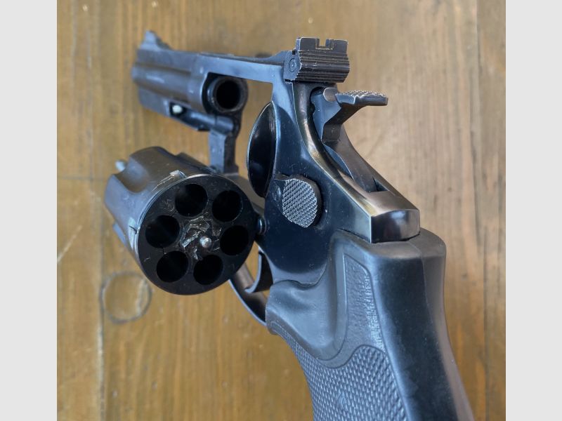 Fangschußrevolver Rossi .357Mag .357 Magnum 4"-Lauf