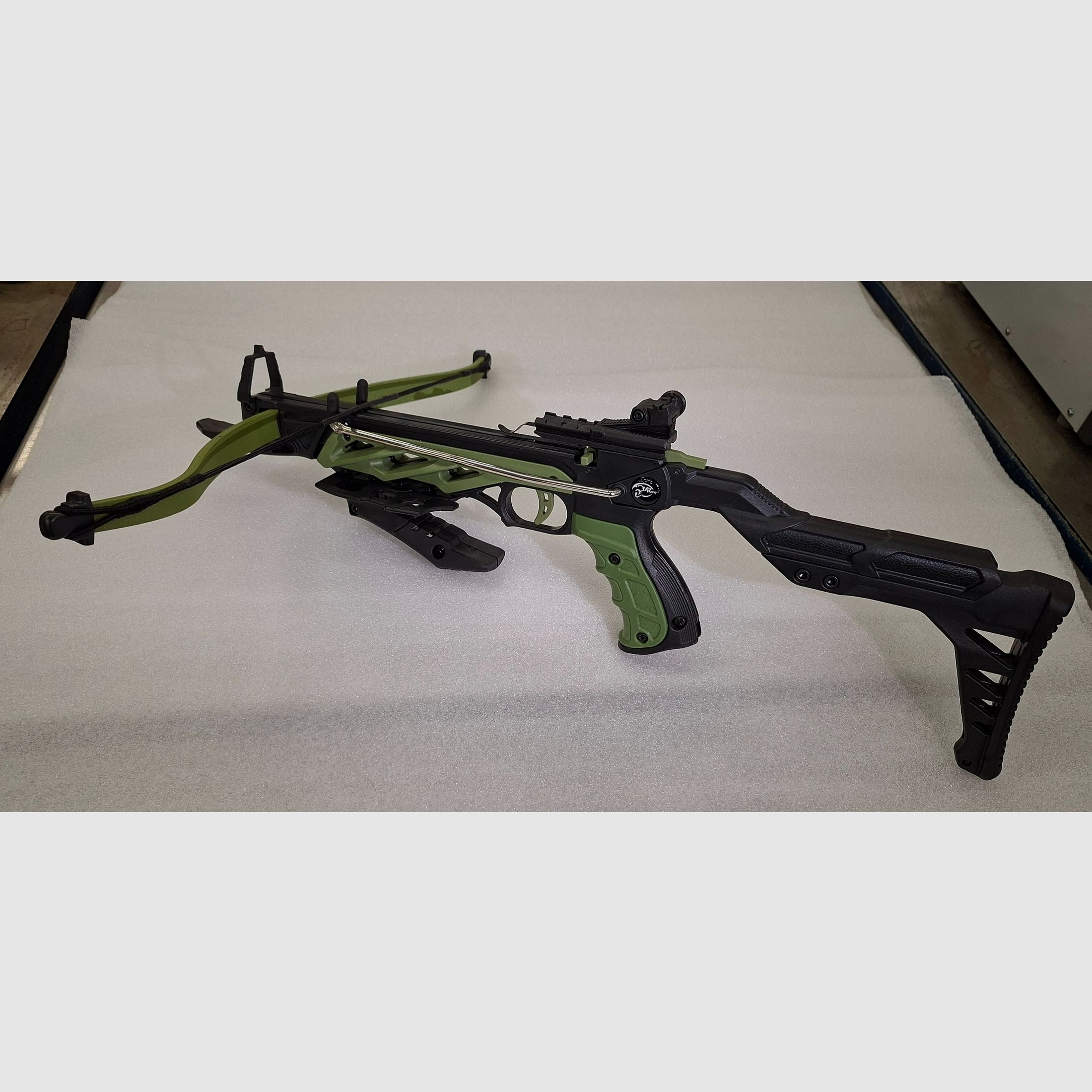 Alligator pistola balestra, immagine 1 di 2