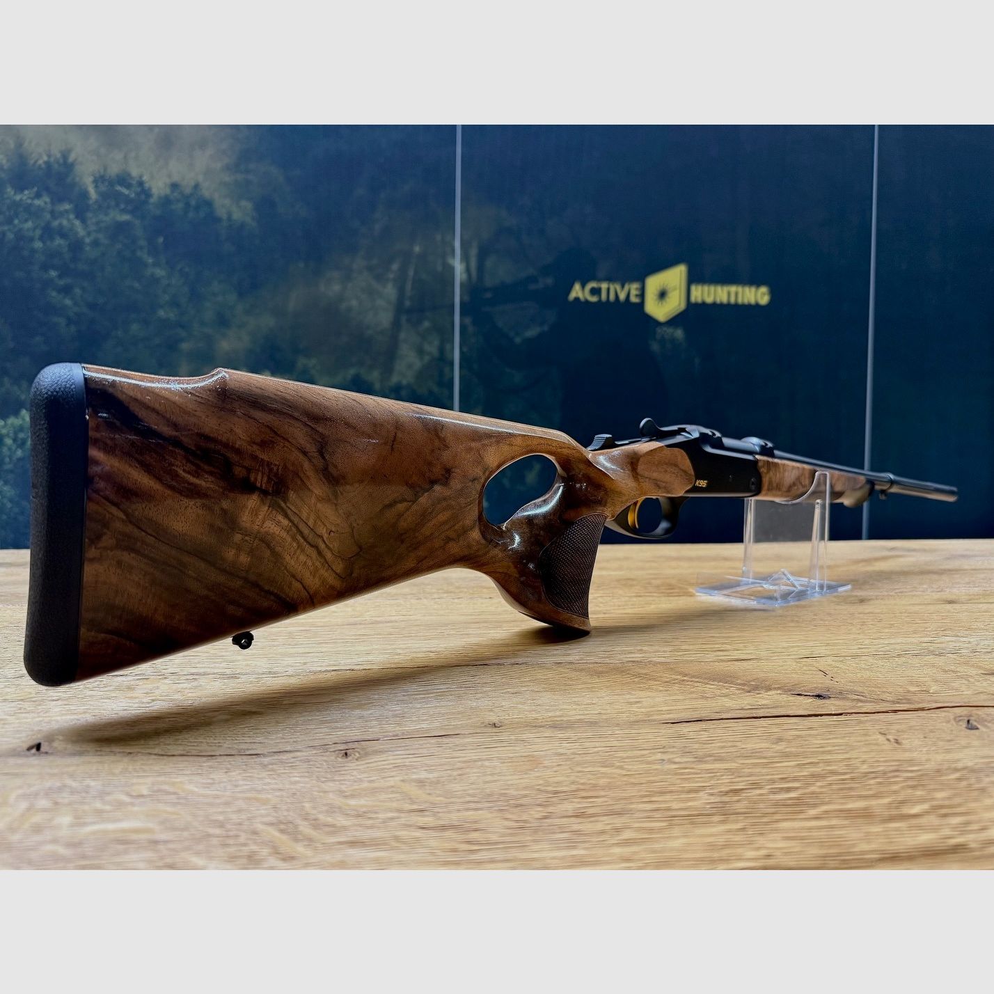 Blaser K95 Success / Wood class 6 / Cal. 6.5 Creedmoor / LL 52 cm / Gold elements / M15x1, image 2 of 9