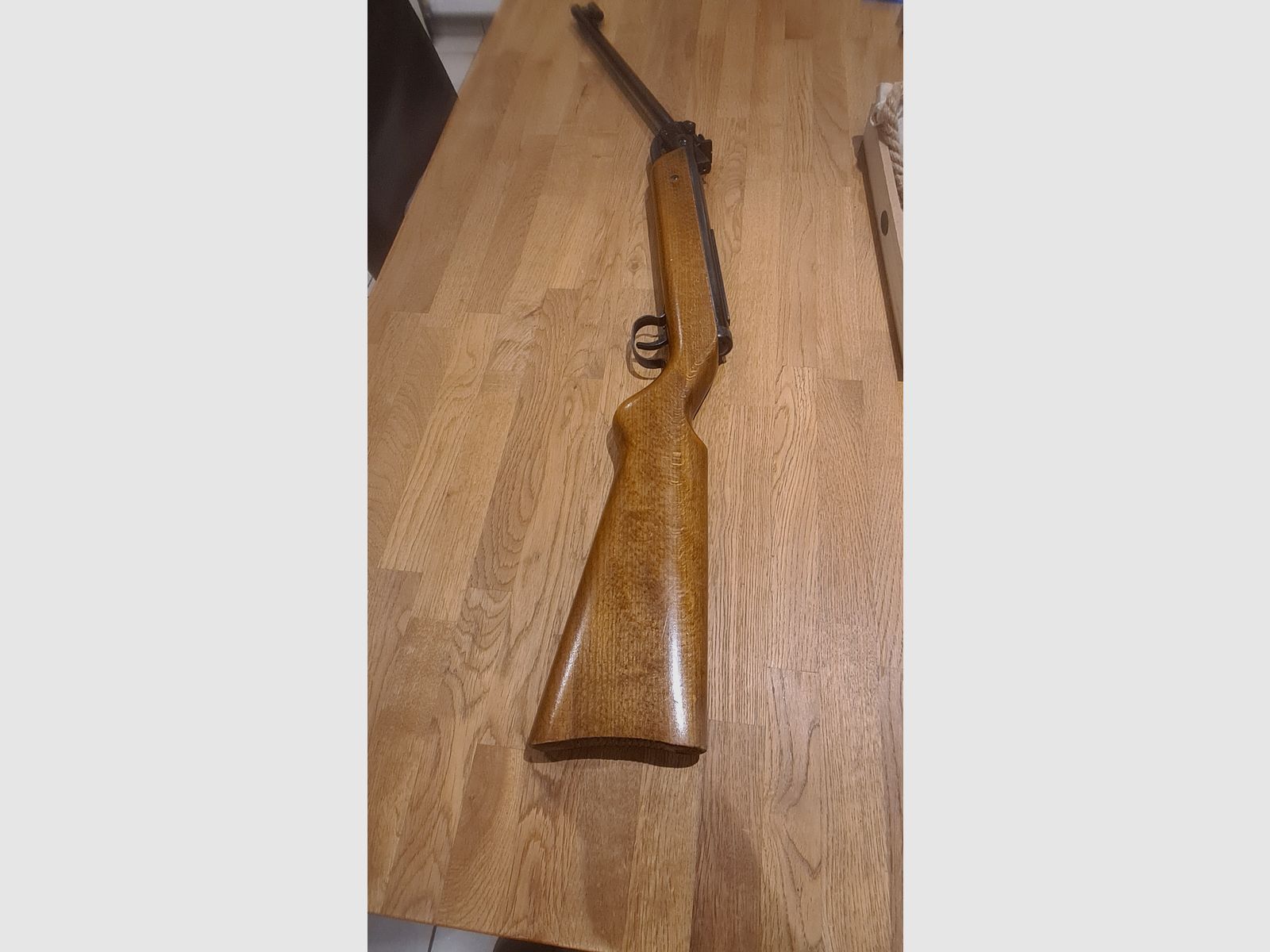 Carabina de aire Diana con marca F calibre 4.5