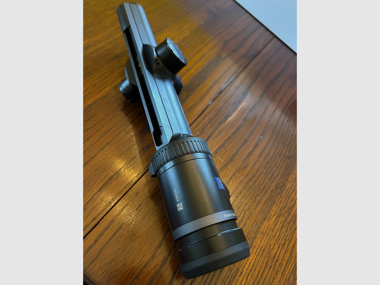 Zeiss V8 1.1 - 8 x 24 with rail, no Swarovski or Leica