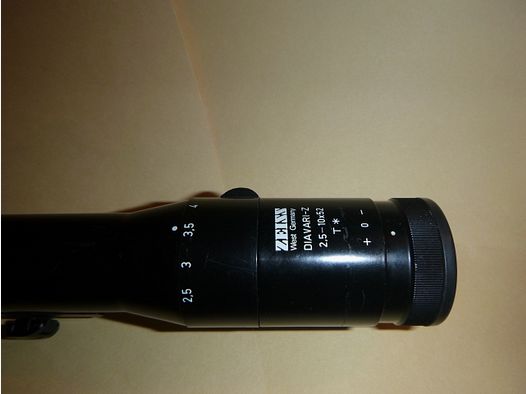 Zeiss Diavari Z 2,5-10x52 T* con montaje en saddle Blaser