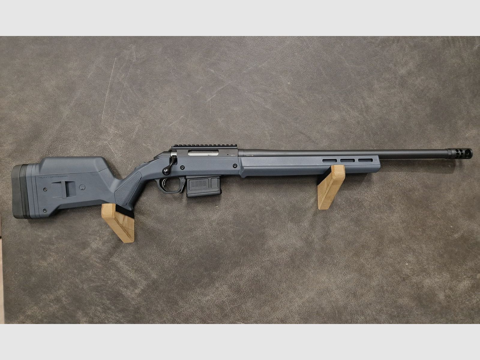 Ruger American Rifle Hunter, image 1 sur 2