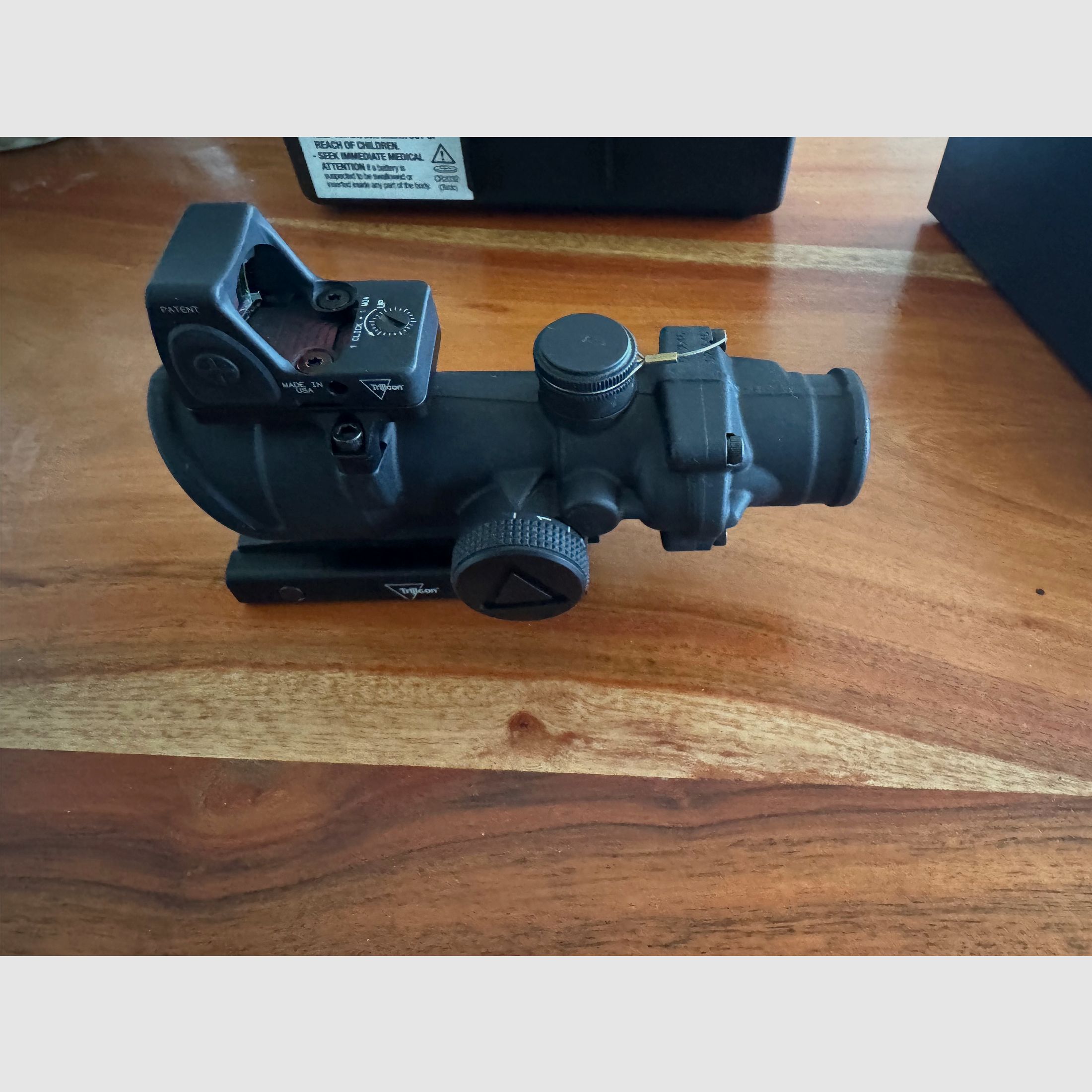 Trijicon ACOG 4x32 LED (.223 Reticle) + RMR Type 2 (3.25 MOA) – ABSOLUT NOWY I NIGDY NIE UŻYWANY w OVP