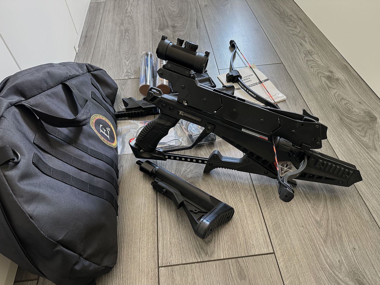 EK Archery Armbrust Adder mit viel Zubehör 