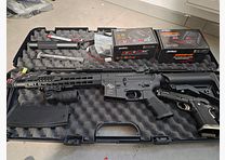 2 Airsoft difettose – WE T-Rex Hi-Capa & Specna Arms SA-7 Core (per riparatori / pezzi di ricambio) incl accessori