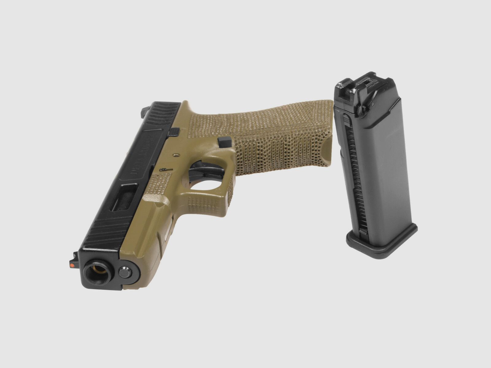 P01 GBB Airsoft Pistool met Grip Stippling in Olijf | Delta Armory