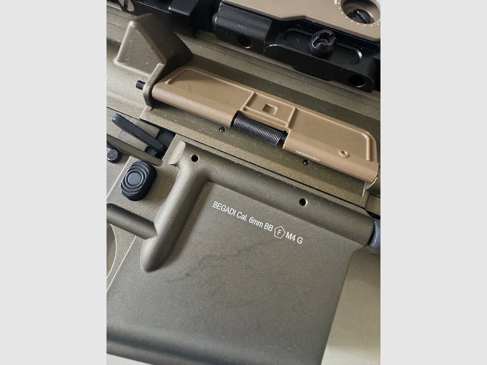 Airsoft Komplettset NEUWERTIG mit Begadi SMR16 und VFC Glock 17 