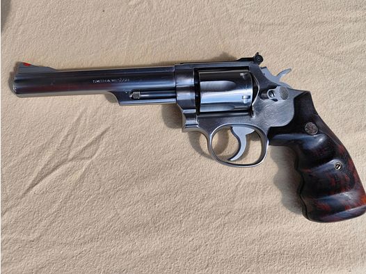 Revolver .Smith & Wesson 357 Magnum