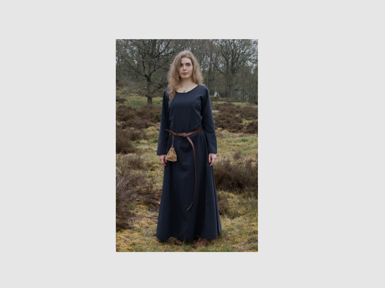 Simple medieval dress Afra made of sturdy canvas, dark blue