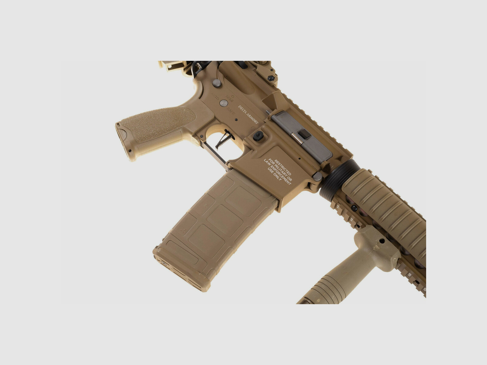 AR15 RIS ALPHA Vollmetall in Tan S-AEG Airsoft frei ab 18 Jahren - Delta Armory
