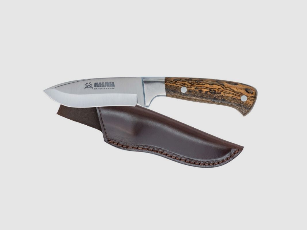 Coltello da caccia AKAH con manici in legno di quercia