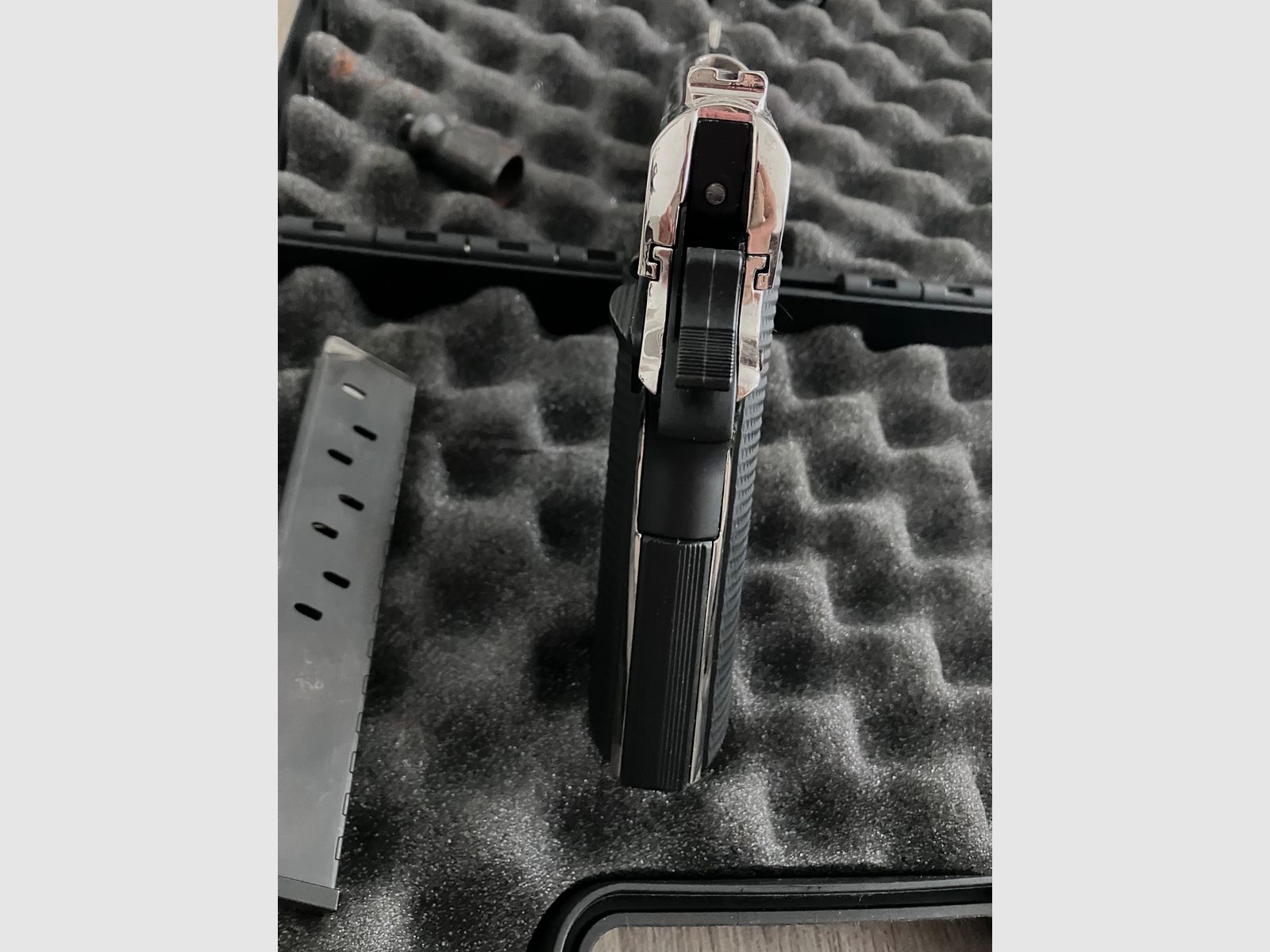 Colt Government 1911 A1 Chrome 9mm P.A.K.