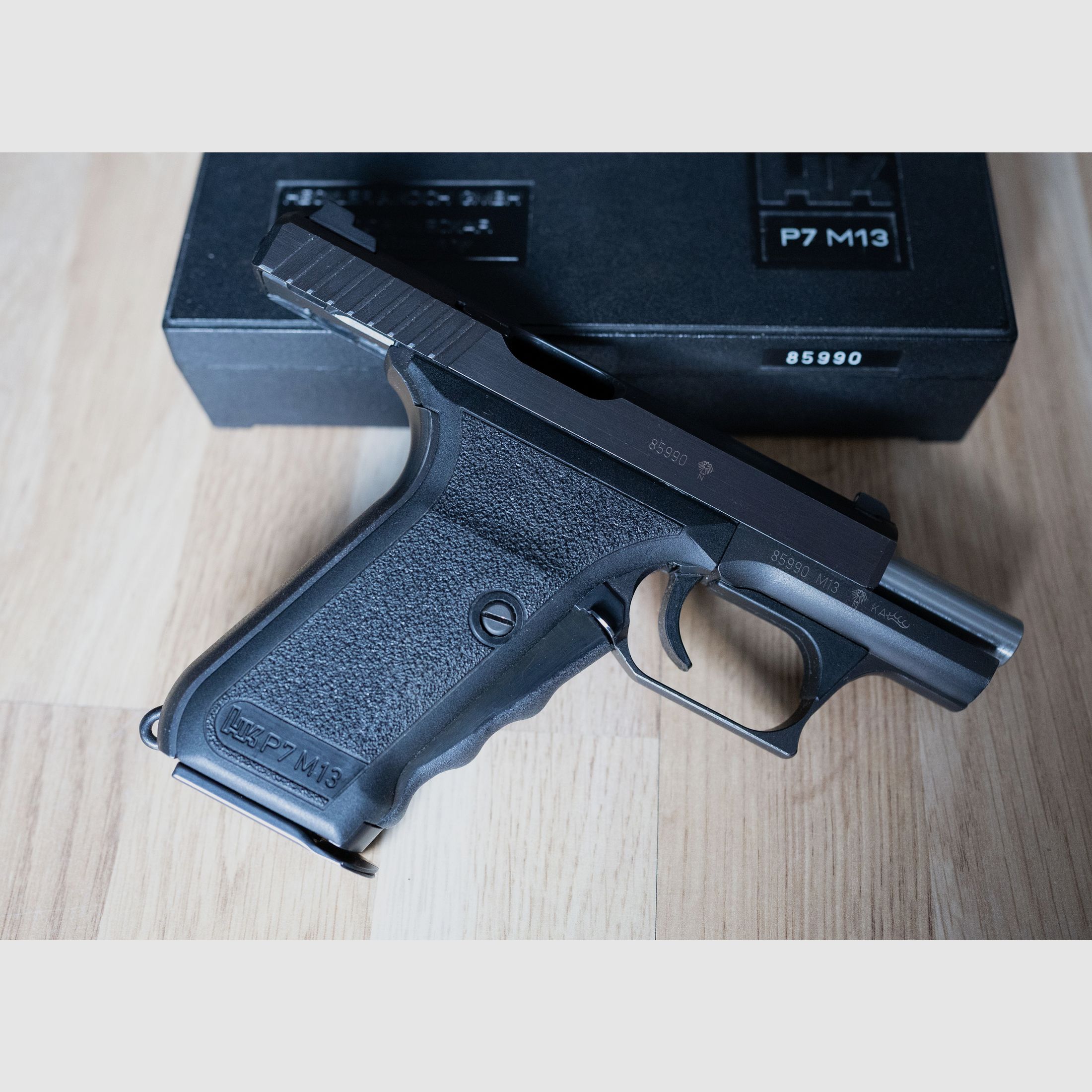 Heckler & Koch Pistole HK P7 M13 9x19mm Original mit Karl Nill Holz Griffschalen und Zubehör