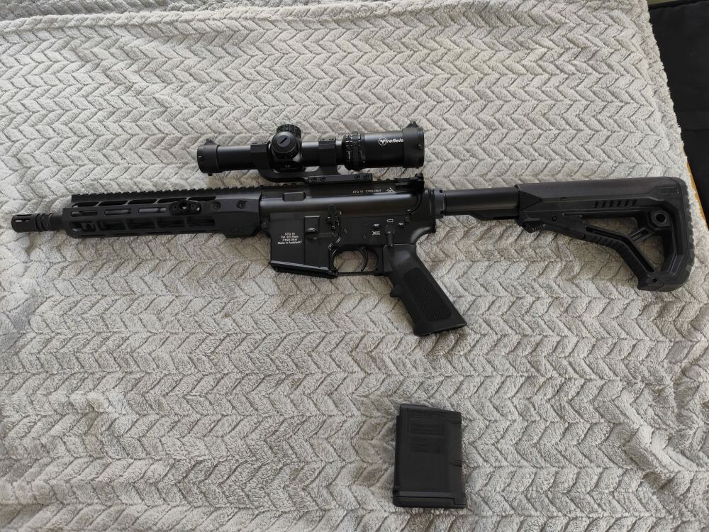ALPEN ARMS STG15C, cal. .223 Rem, AR15-style, 10.5" barrel semi-automatic rifle in AR15 style with short 10.5" barrel incl. ZF Firefield Rapidstrike 1-6x24