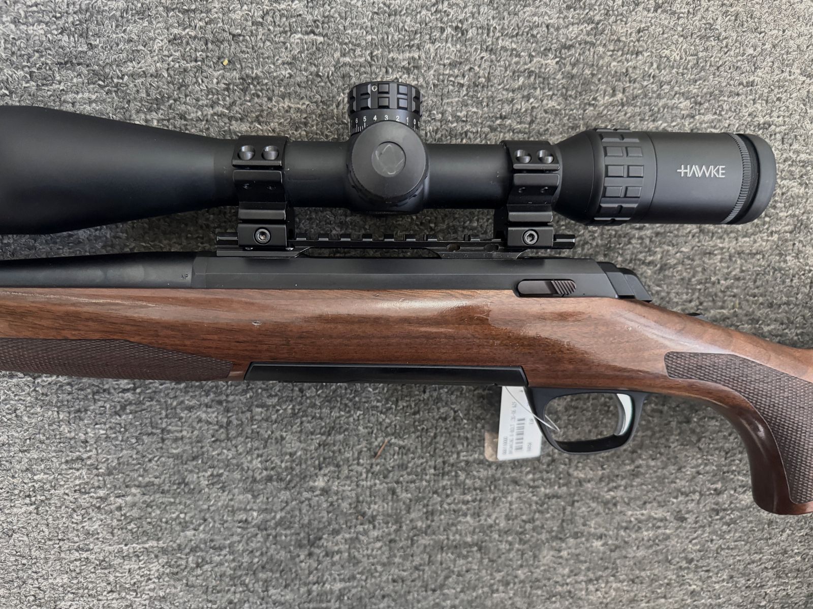 Browning X-Bolt .30-06 mit Mündungsgewinde, Zielfernrohr