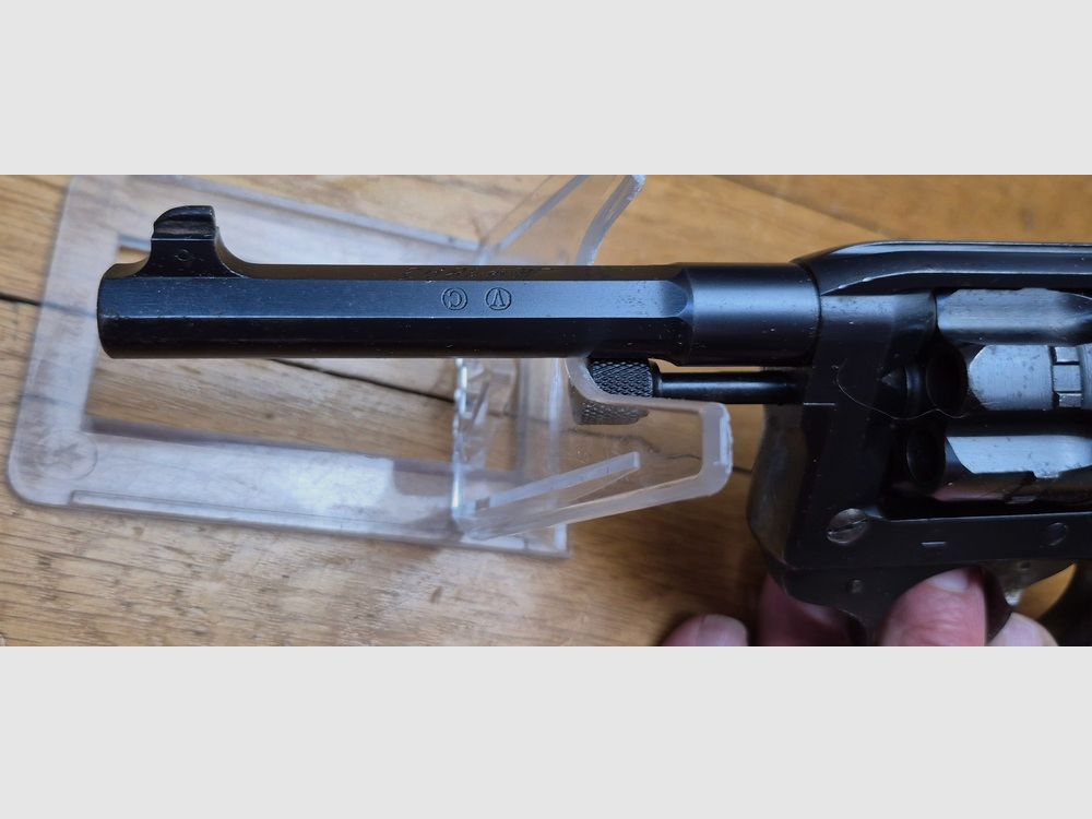 Schöner Dienstrevolver Modell 1892 – Gängig, aber mythisch – Höhepunkt des Dienstrevolvers Made in France – Kaliber 8mm92 – Mono-Nummer – Waffe von 1910 – Schöne Mechanik – Schöner Lauf – Etui Modell 1915 aus dem Ersten Weltkrieg – TBE +, Bild 27 von 31