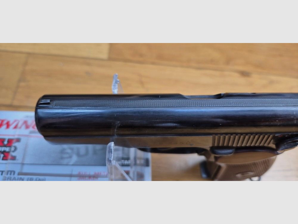 Zeer mooie Makarov-pistool of PM – Kal. 9×18 Makarov – Bulgaarse wapen – Goede originele Bulgaarse handgrepen – Blauwverf op 99,7% – Onberispelijke mechanica – Prachtige loop – Symbolisch wapen van de Koude Oorlog – Uitstekende staat – TBE++, afbeelding 12 van 19