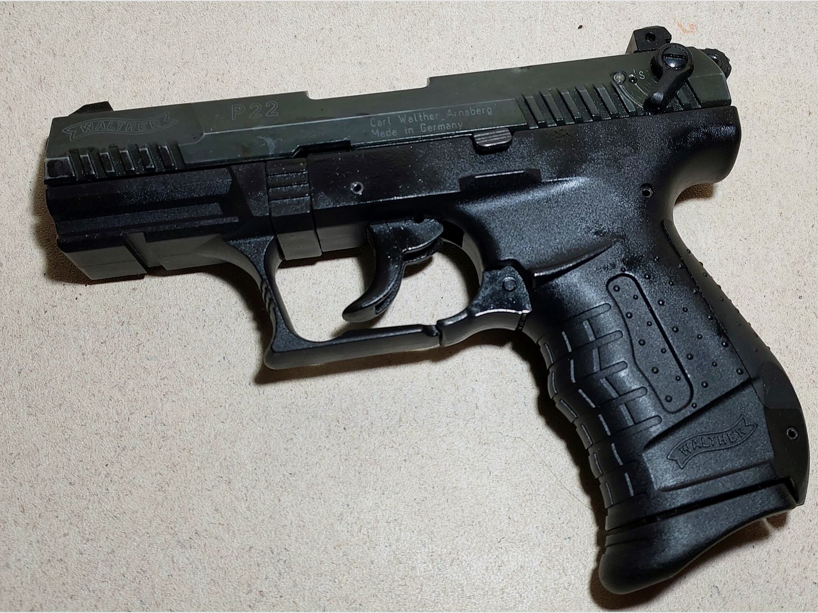 Walther P22 Schreckschuss Pistole 9mm P.A.K. schwarz mit Lederholster