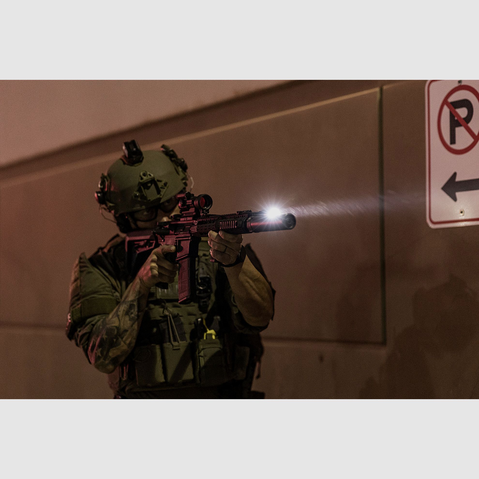 SUREFIRE M640DFT-BK-PRO TURBO SCOUT LIGHT® PRO 3-Volt w/ Z68 Tailcap, image 2 of 11