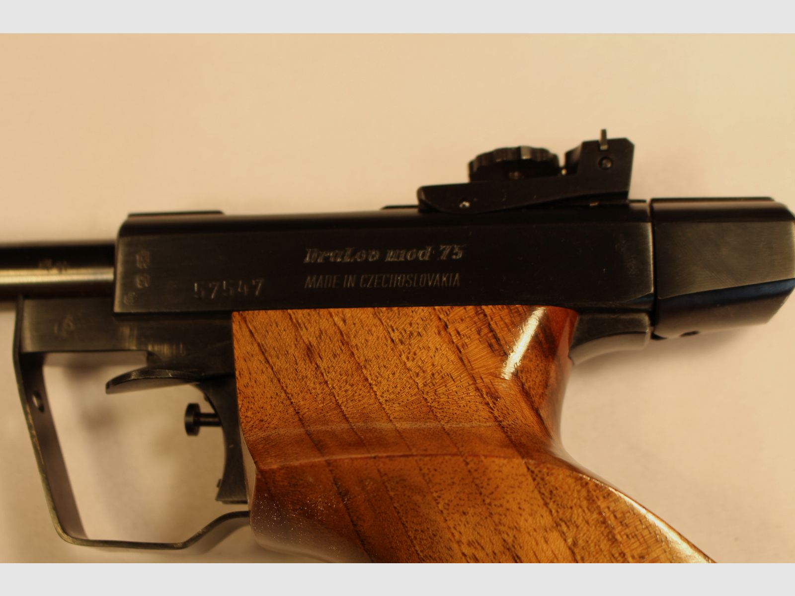 Drulov Model 75 pistola de un solo disparo.