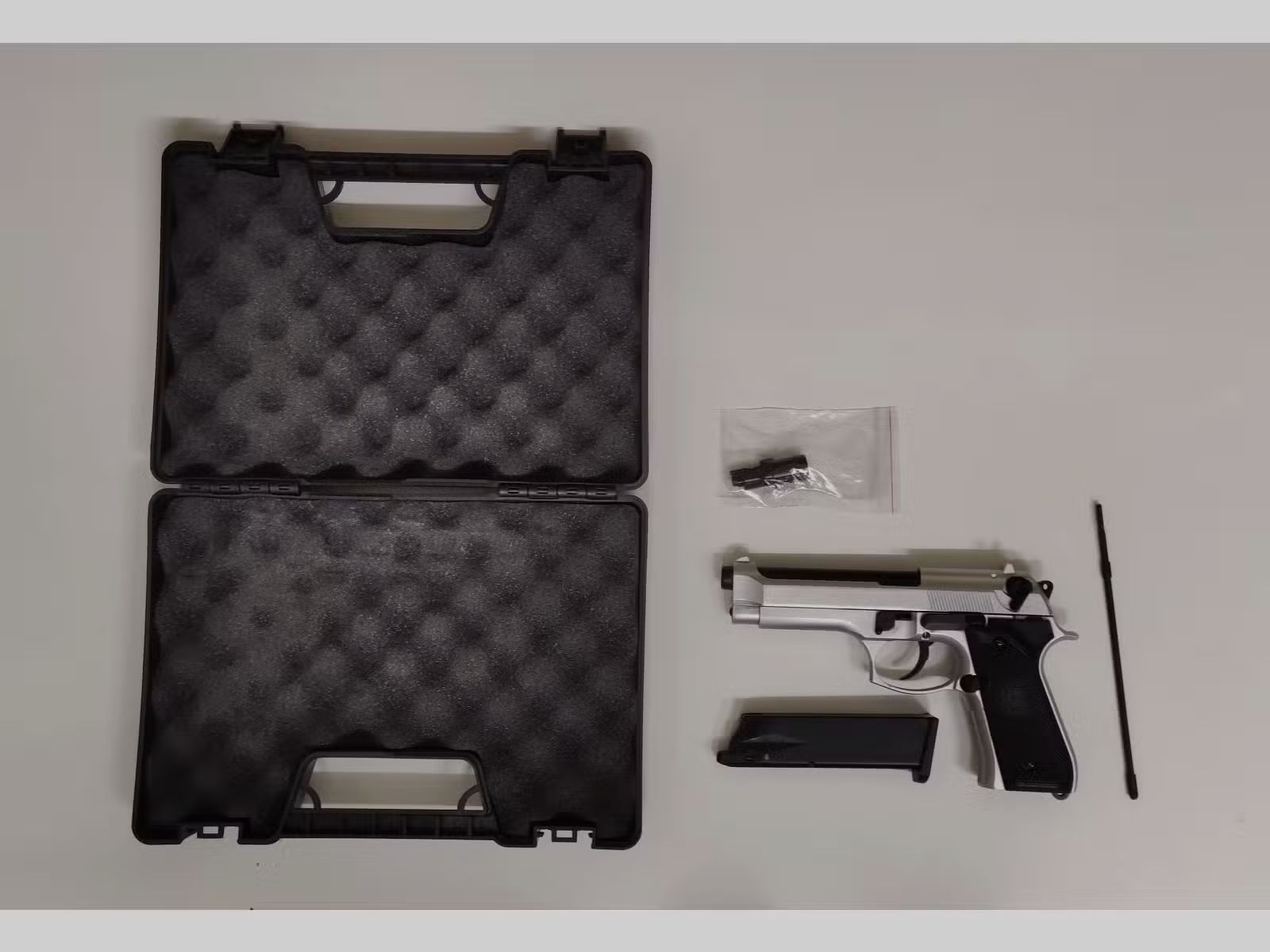 Double Bell M92 Vollmetall mit Blowback|Gas|6 mm