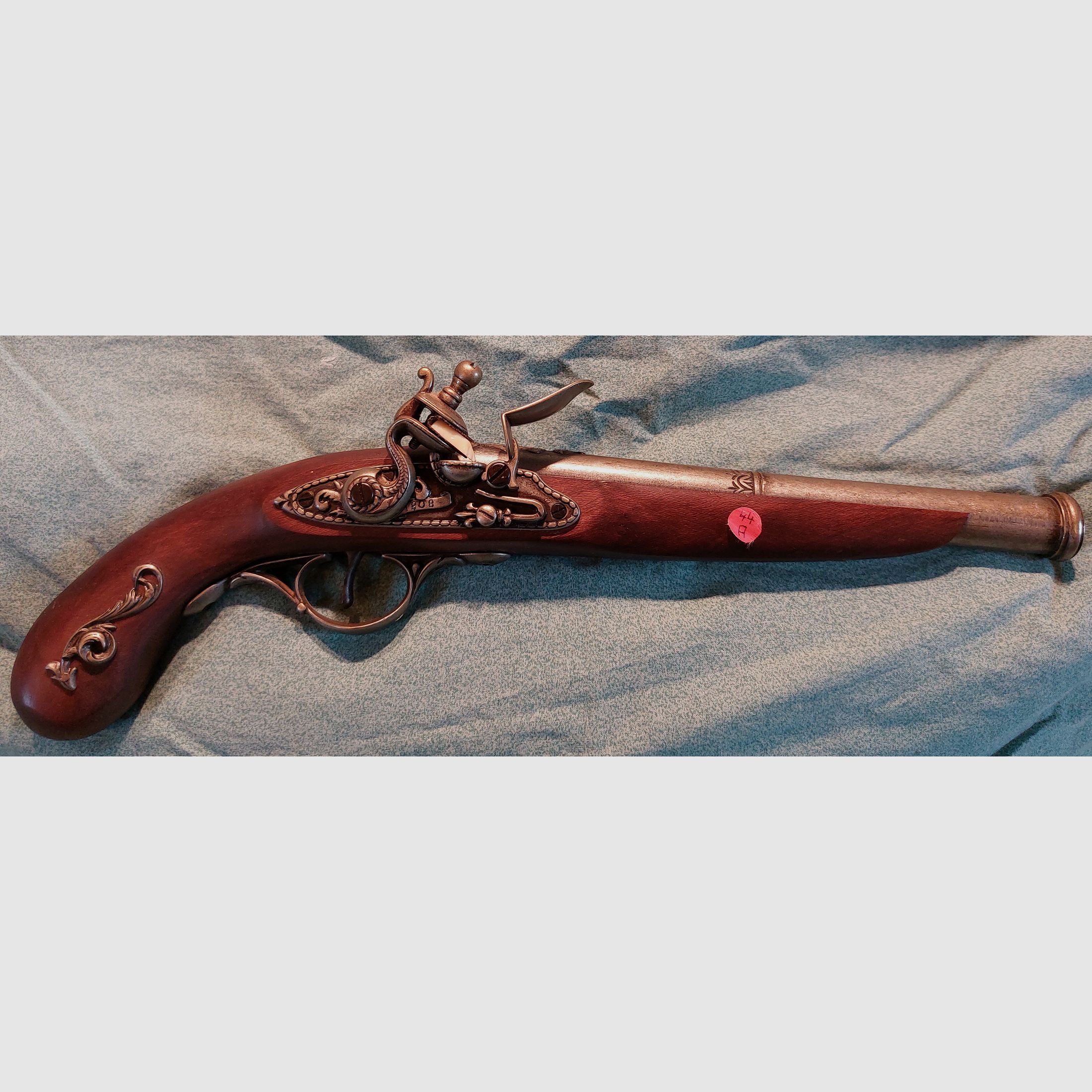 Französische Steinschloss Pistole,  Nachbau von Modell 1808 als Dekowaffe