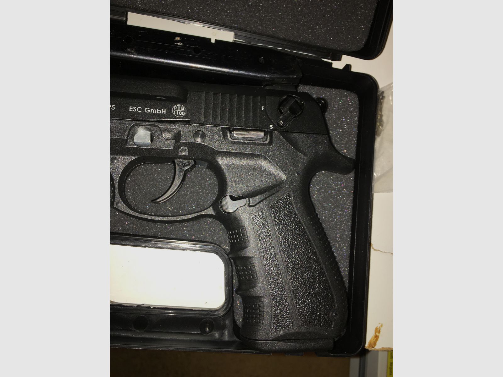 Zoraki 2819 9mm P.A.K blank gun including 25 rounds magazine