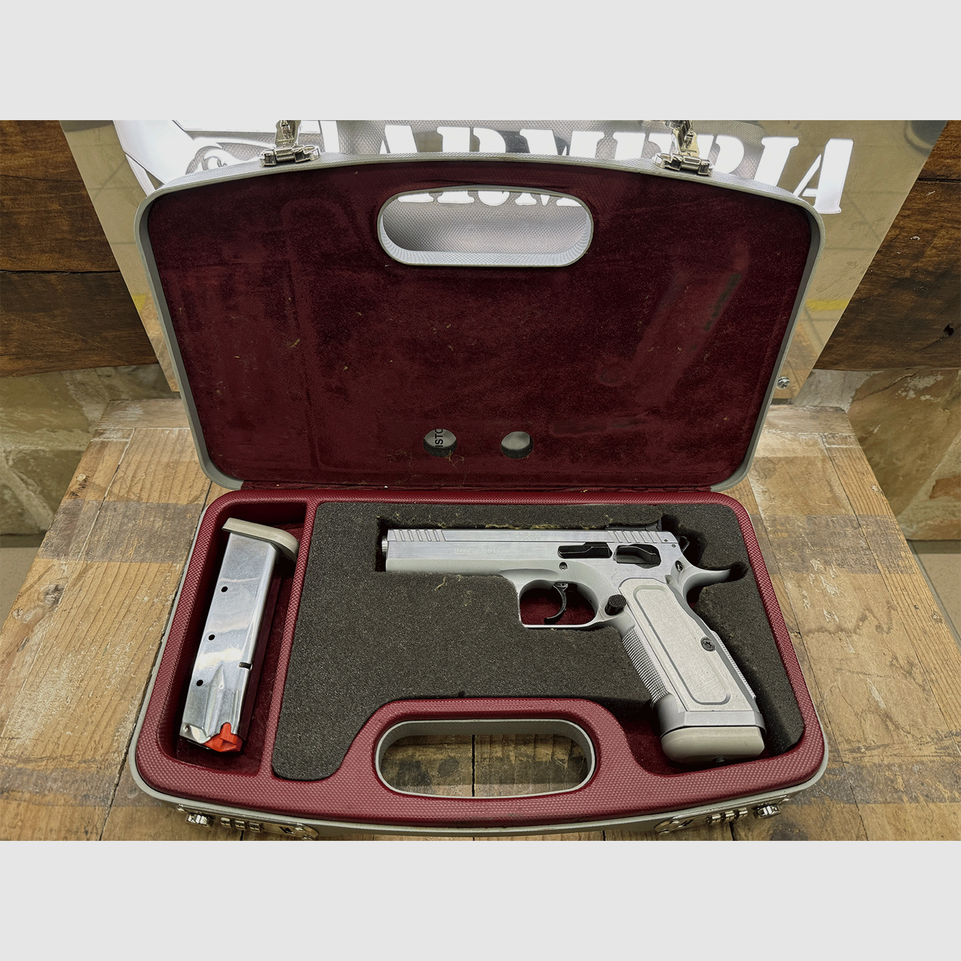 GEBRAUCHT – PISTOLE – TANFOGLIO MOD. STOCK II Kal. 9×21, Bild 5 von 6